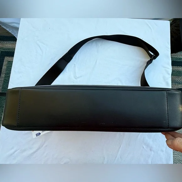 NWT Michael Kors Quilted Interior Leather Messenger Bag with Black Accents - Picture 9 of 15